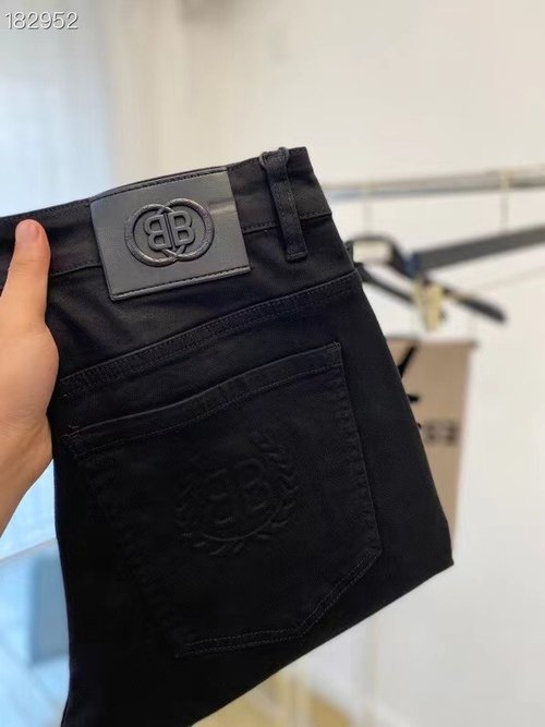 Balenciaga High-Quality Jeans with Exceptional Comfort and Fit