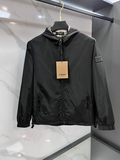 Burberry Classic Windbreaker Jacket with Simple Design