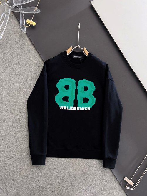 Balenciaga Fleece-lined Round Neck Sweatshirt in Black & White