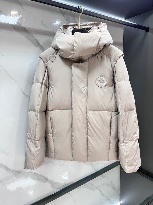 Canada Goose Designer Down Jacket with Removable Sleeves and Hood