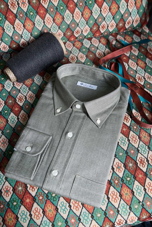 Prada Classic Herringbone Cotton Shirt for Versatile Wear