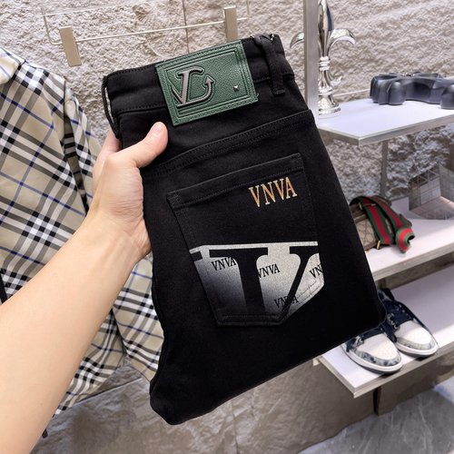 Valentino Premium Jeans with High-elastic Fabric and Fine Details