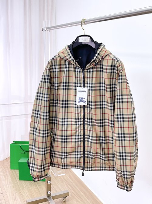 Burberry Double-sided Wearable Collared Jacket