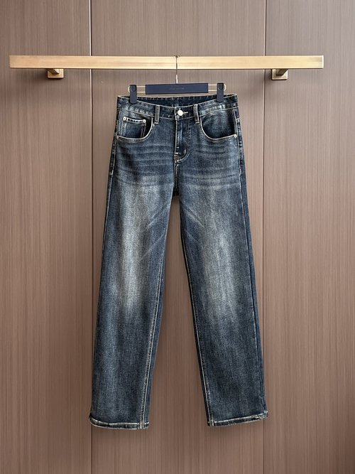 Dior High-Elastic Jeans with Premium Wash and Soft Touch