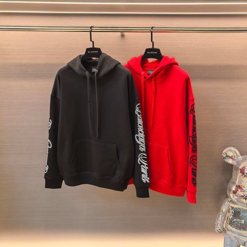 Gucci Red and Black Embroidered Sport Suit