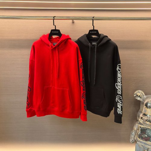 Gucci Embroidered Sweatshirt and Jogger Set in Red and Black