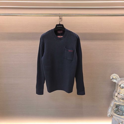 Gucci Soft Wool Sweater with Elegant Cut for Everyday Wear