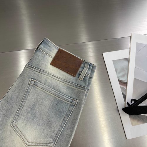 Louis Vuitton Premium Jeans with Excellent Comfort and Fit