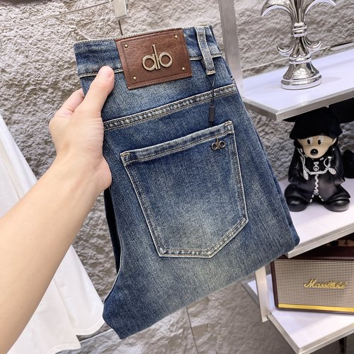 Alo High-elastic Jeans with Premium Wash and Great Fit