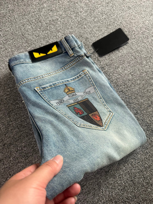 Fendi Returnable Slim Tapered Jeans with Fine Craft