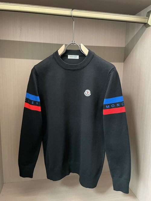 Moncler Fashionable Knitwear with Brand Elements