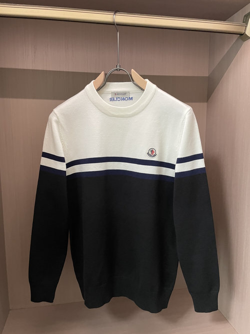 Moncler Fashionable Knitwear with Brand Elements