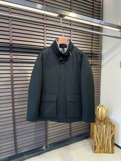 Zegna Warm and Stylish Jacket for Multiple Occasions