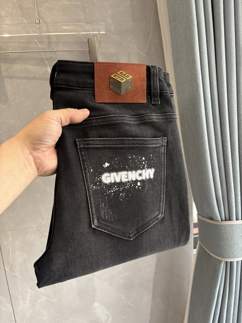 Fendi Soft Jeans with Luxury Cowhide Waist Tag