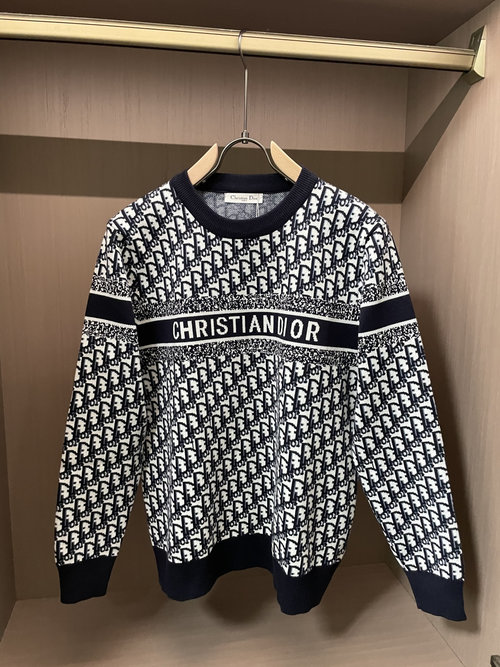 Dior Fashionable Knitted Sweater with Brand Accents