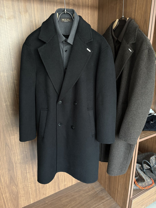 Fendi Elegant Herringbone Wool-Cashmere Blend Coat