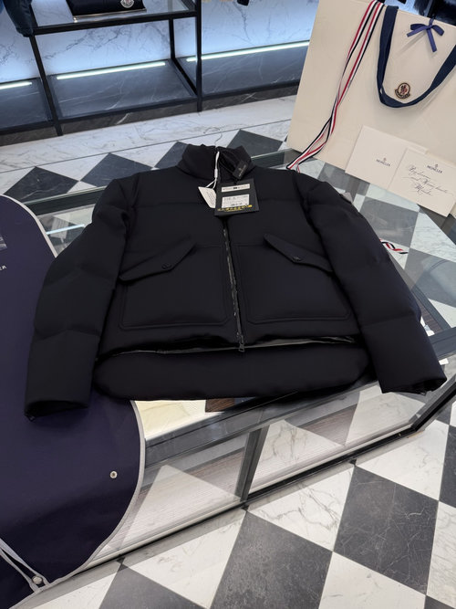 Moncler Seymour Down Jacket with Detailed Real Shots