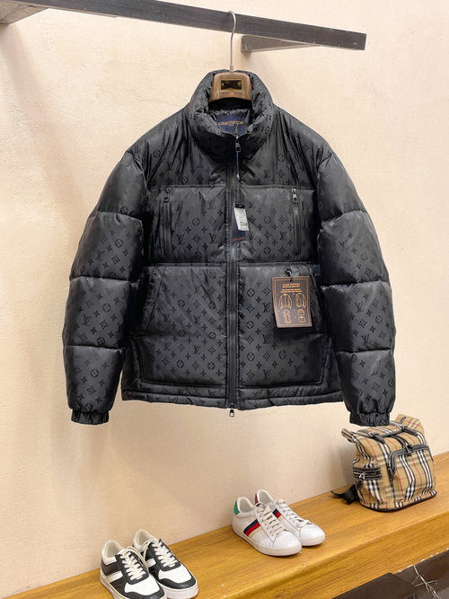 Louis Vuitton Premium 90% Down Jacket with Logo and Colorful Design