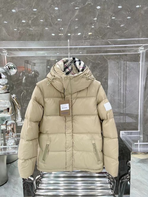 Burberry Detachable Sleeve Hooded Down Jacket for Versatile Use