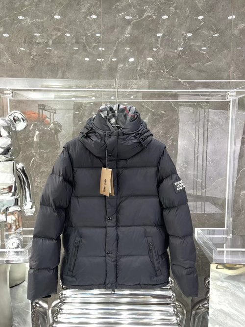 Burberry Detachable Sleeve Hooded Down Jacket for Versatile Use