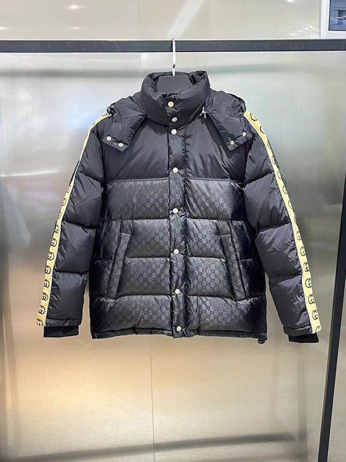 Gucci Exclusive Down Jacket with Reflective Stripes and Top Quality