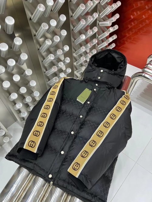Gucci Luxury Replica Down Jacket with Logo Accents