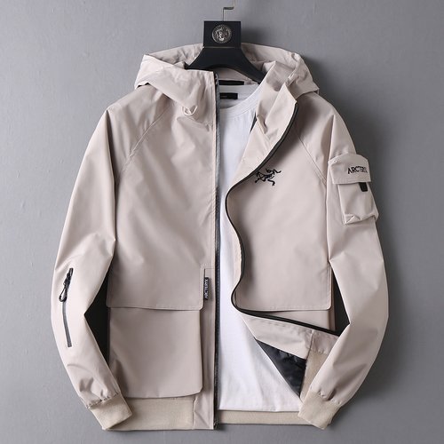 ArcTeryx Pre-sale Jacket with Three Labels and High Comfort