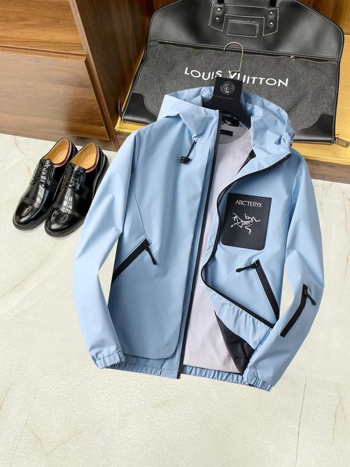 ArcTeryx Pre-sale Jacket with High Comfort and Good Fit