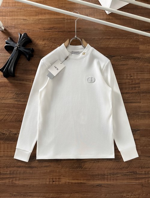 Dior Comfortable and Stylish Long - Sleeve T - Shirt