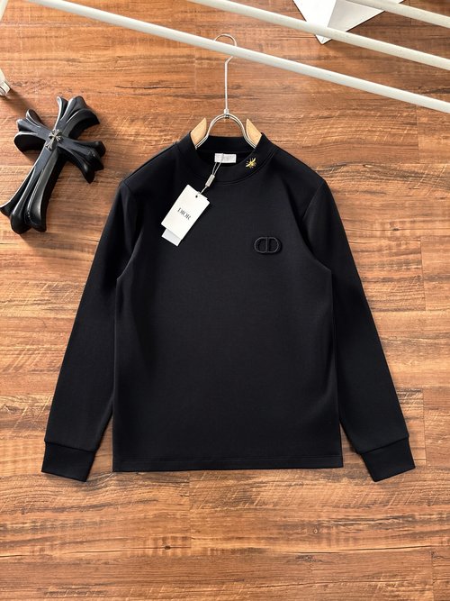 Dior Comfortable and Stylish Long - Sleeve T - Shirt