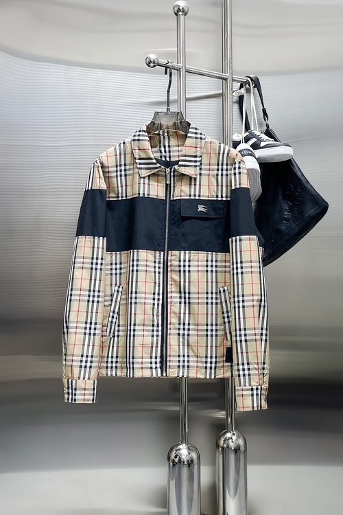 Burberry Pre-sale Jacket: High Comfort with Fine Details