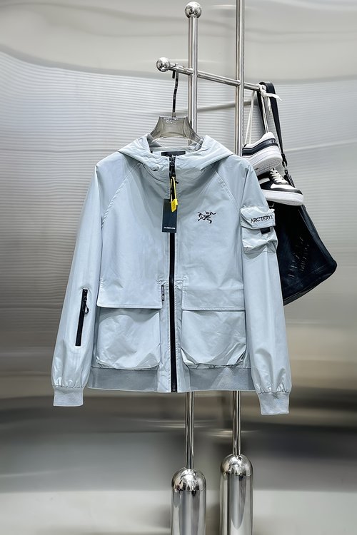 ArcTeryx Pre-sale Jacket with High Comfort and Fine Details