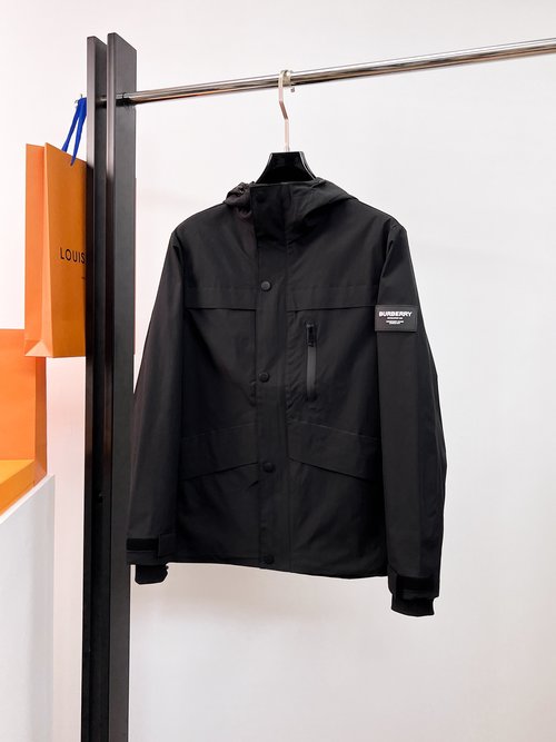 Burberry Fully-labeled Comfortable and Well-fitting Jacket