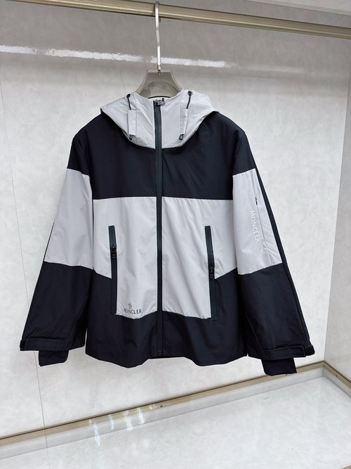 Moncler High-Quality Pre-sale Jacket with a Good Fit