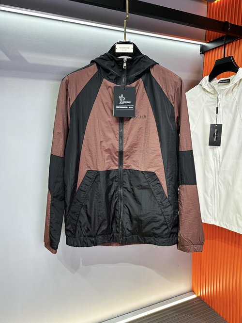 Moncler Highly Comfortable and Well-Fitting Returnable Jacket