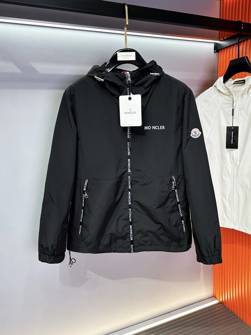 Moncler Highly Comfortable and Well-Fitting Returnable Jacket
