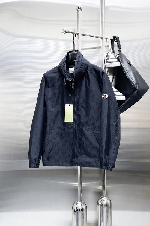 Gucci Reversible Jacket Crafted from Top-Quality Fabric