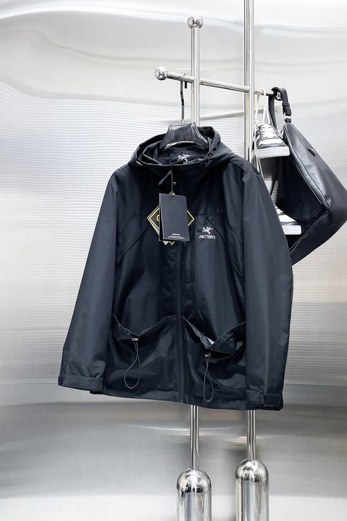 ArcTeryx Reversible Jacket Crafted from Top-Quality Fabric