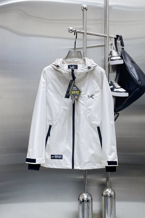 ArcTeryx Reversible Jacket Crafted from Top-Quality Fabric