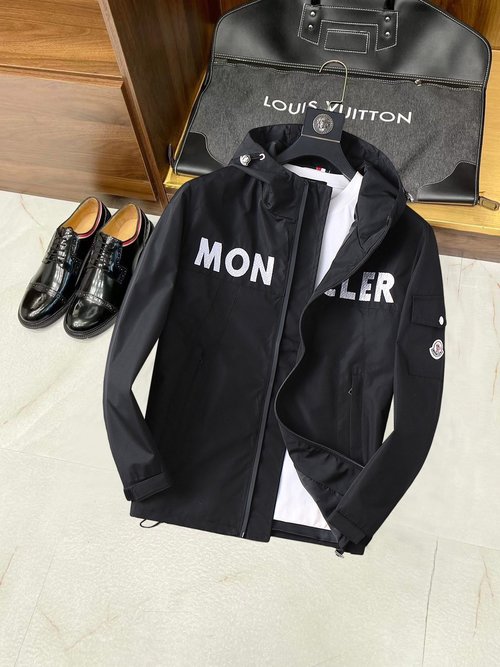 Moncler Pre-sale Jacket with High Comfort and Good Fit