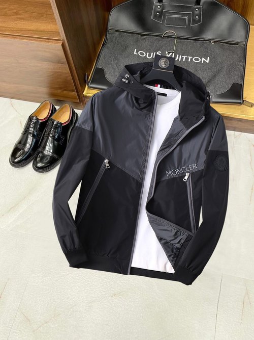 Moncler Pre-sale Jacket with High Comfort and Good Fit