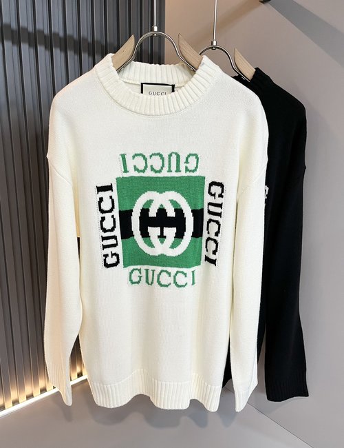 Gucci Knit Wool Sweater Featuring Logo Pattern