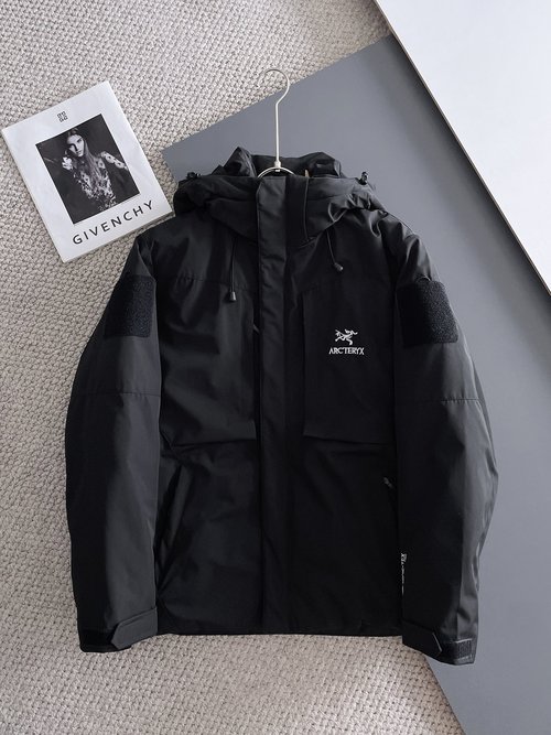 ArcTeryx Premium Down Jacket with Classic Logo and Good Warmth
