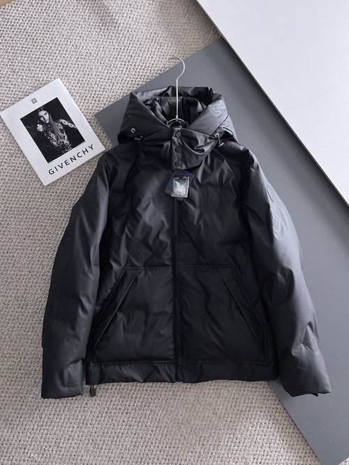 Louis Vuitton Premium 90% Down Jacket with Logo and Colorful Design