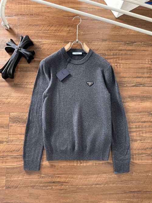 Prada High - end, Soft and Undeformable Wool Blend Sweater