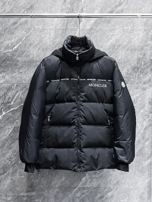 Moncler 90 Down-Filled Logo Design Warm & Lightweight Jacket