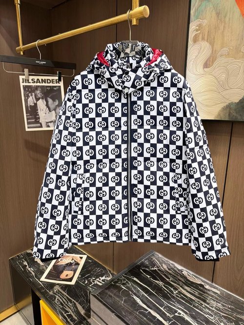 Gucci 90-Down Filled Jacket with Classic Logo, Versatile