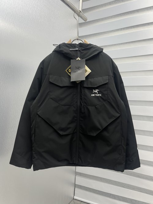 ArcTeryx Premium Down Jacket with Classic Logo and Excellent Fluffiness