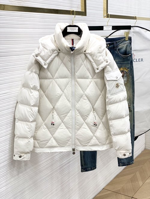 Moncler Fashionable and Warm Quilted Down Jacket