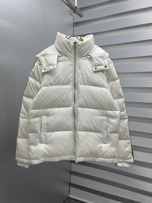 Gucci Premium 90% Down Jacket with Classic Logo